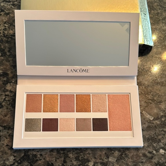 Lancôme Gold and White Makeup Palette - Picture 4 of 8